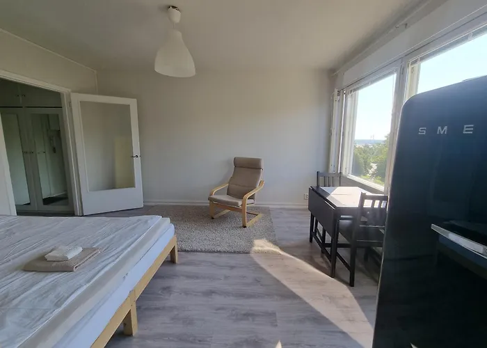 Ylimmaen Kerroksen Yksioe Laehellae Matkakeskusta